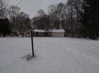 4 Hillcrest Ct, Milan, OH 44846