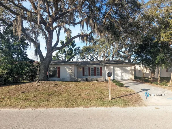 7511 Foxbloom Dr, Port Richey, FL 34668