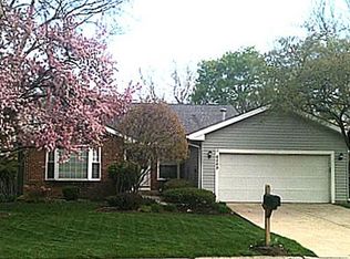 6549 Royal Glen Ct, Lisle, IL 60532