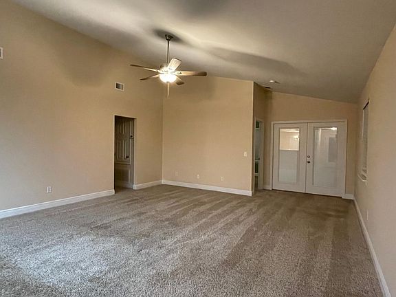 4th image of 670 Edith Ln
