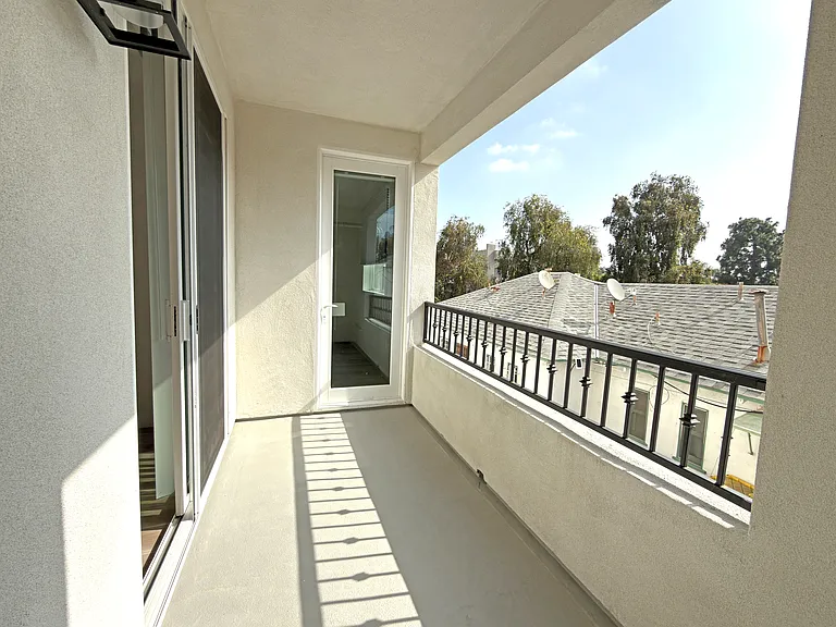 10934 Peach Grove St #202 — Photo 17