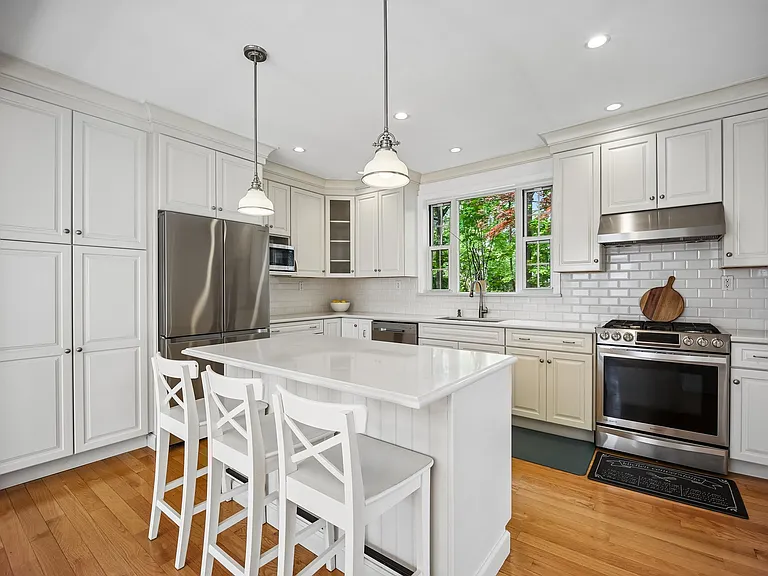 155 Sunset Ln — Photo 11