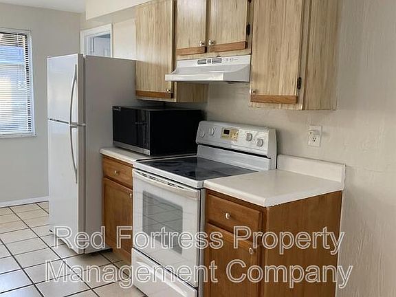 4th image of 1424 SE 11th St