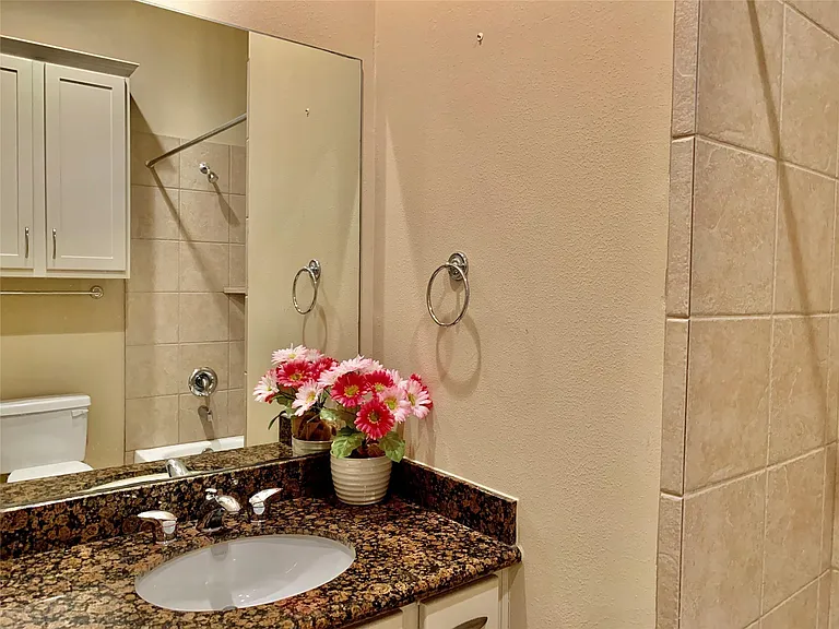 5231 Lillian St — Photo 17