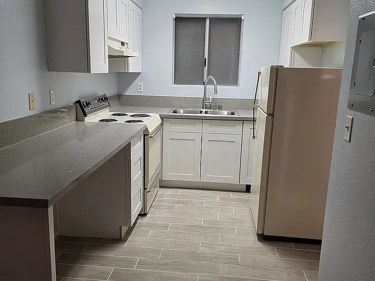 797 E Harmon Ave #36 — Photo 2