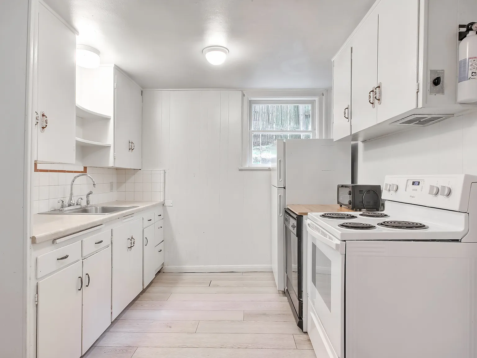 3 bed, 932 sqft, $3,750 — Photo 4