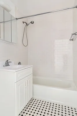 Rented by Compass | media 9