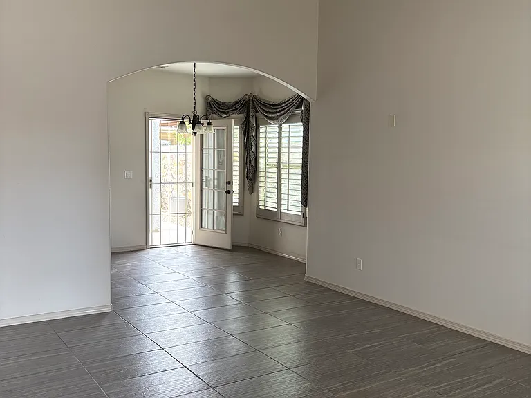 13195 Wellington Dr — Photo 8