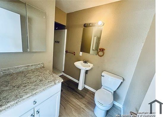 4th image of 2456 Cincinnati Ave #3