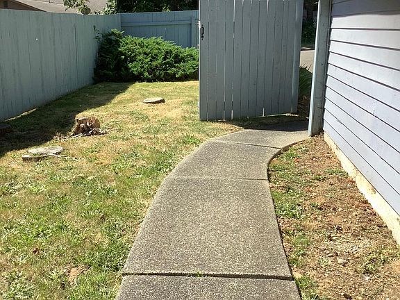 4th image of 5108 Hideaway Ln #B