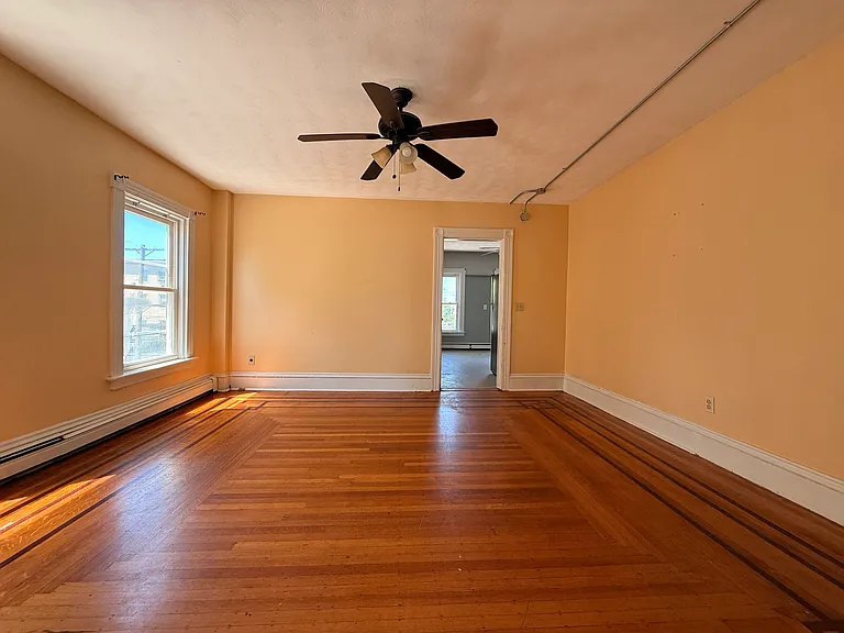 276 Lonsdale Ave #2 — Photo 10