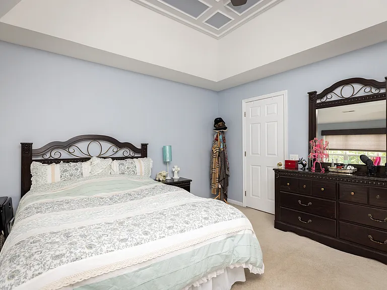703 W Oakmeade Dr — Photo 13