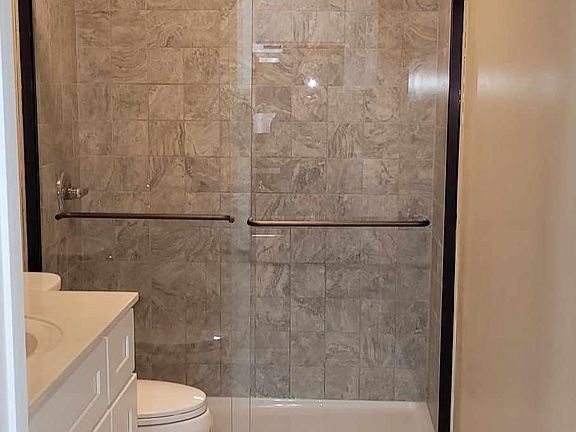 4th image of 4307 W Drummond Pl #G