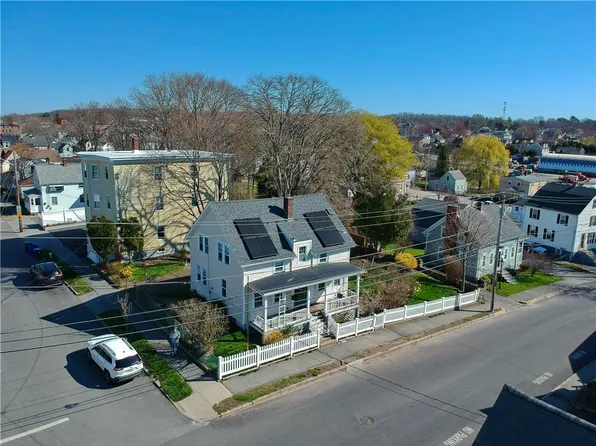 55 Mount Hope Ave, Bristol, RI 02809