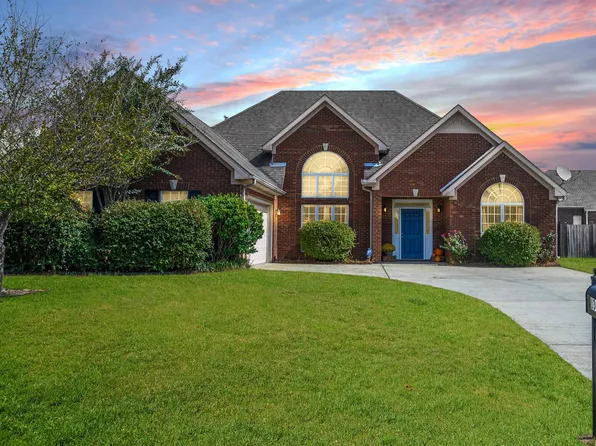 136 Churchill Dr, Maylene, AL 35114