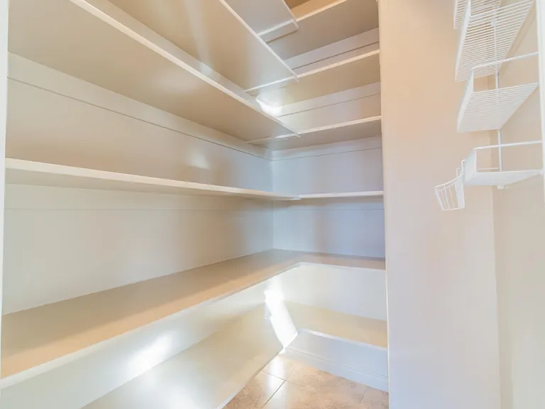 2676 S Wilson Dr — Photo 4
