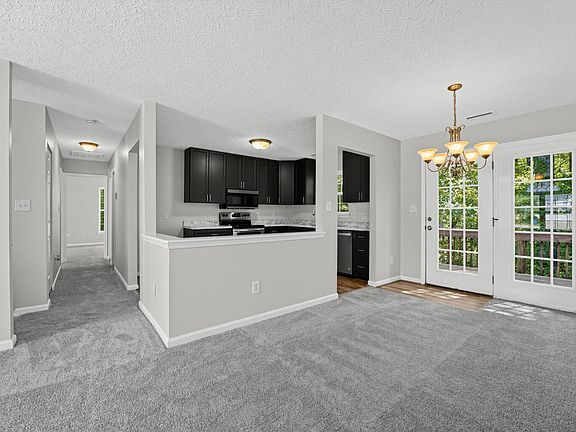 4th image of 5 Flatford Ct