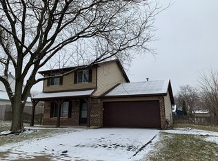 1123 Willow Ct, Aurora, IL 60504