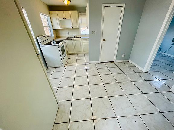 4th image of 1000 W Lakewood Rd
