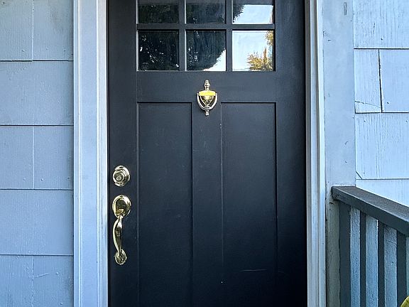 4th image of 2266 1/2 Cove Ave #1/2