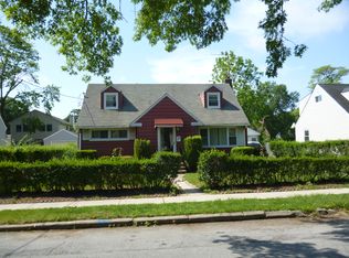 425 Coolidge Ave, Rockville Centre, NY 11570