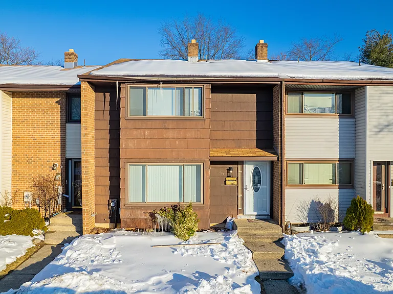 685 Ithaca Pl — Photo 22