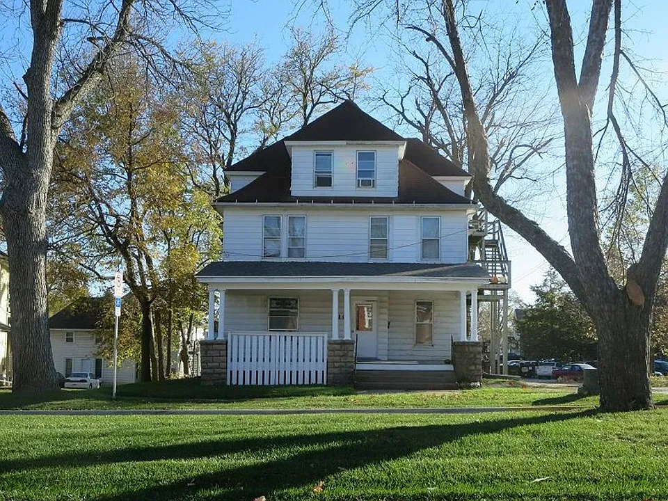 710 W Seerley Blvd