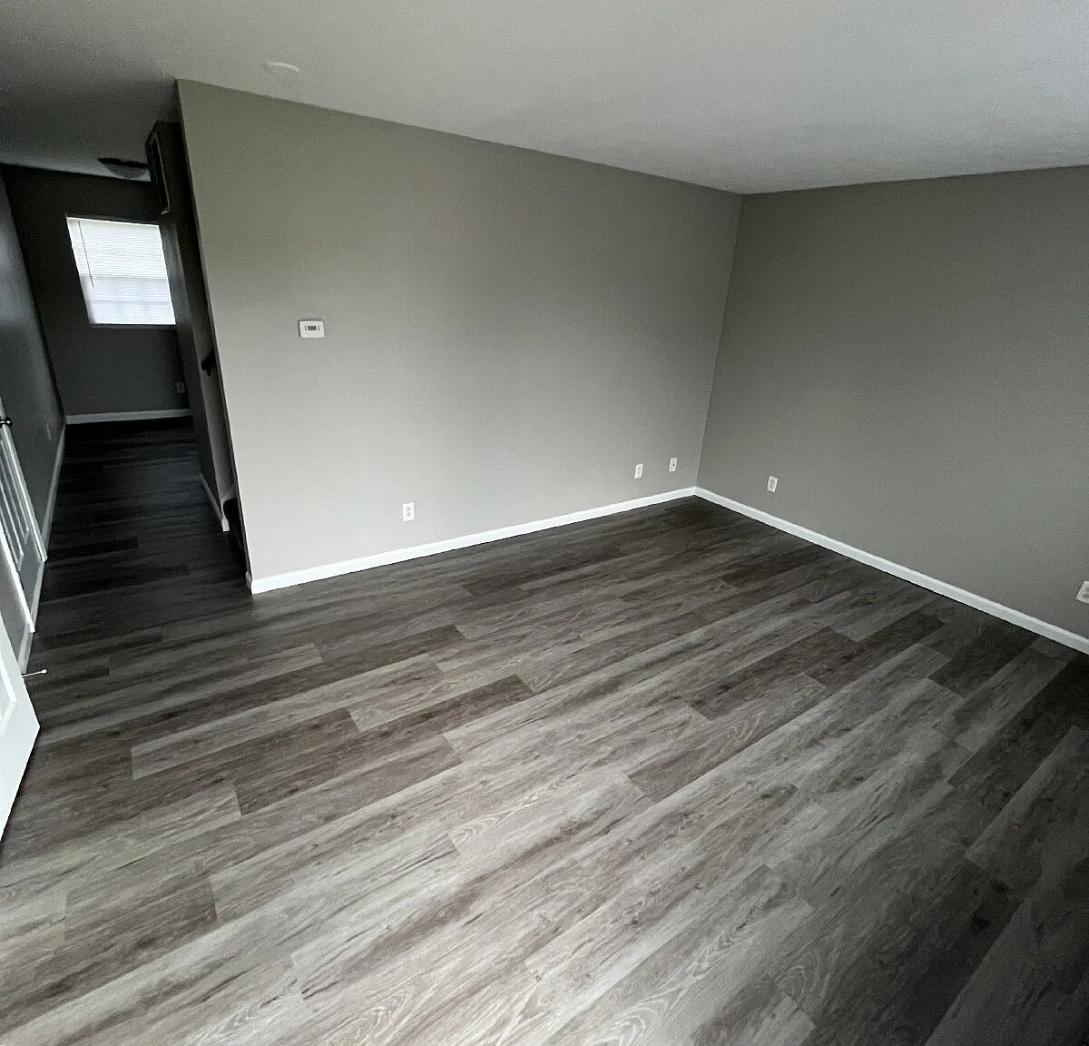 3 bed, 1.5 bath, 1204 sqft, $1,400 — Photo 3