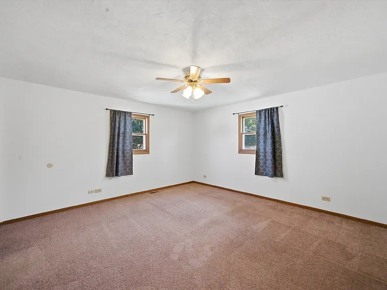 3003 Gilboa Ave — Photo 10