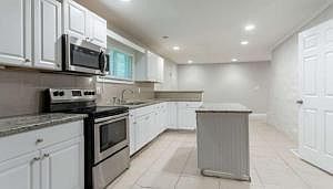 4th image of 3409 Hyland Dr