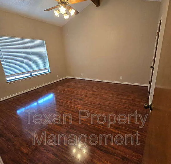 4013 Mabery Ct — Photo 10