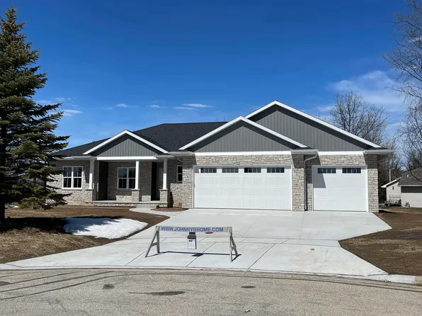 3181 Morningwoods Ct, Green Bay, WI 54311