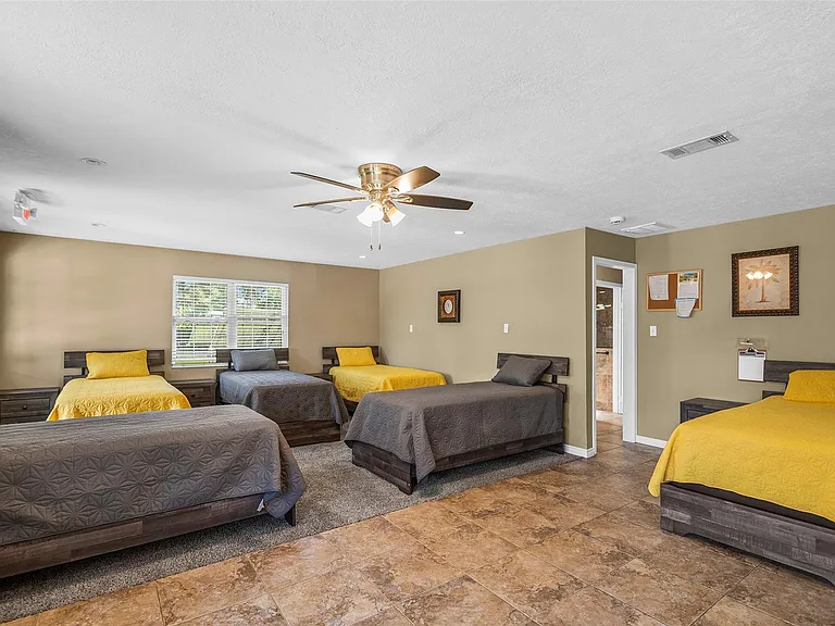 18718 Vickers Rd — Photo 9