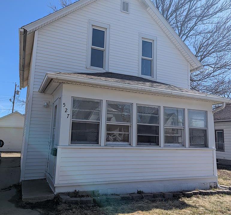 1st image of 527 S 15th St