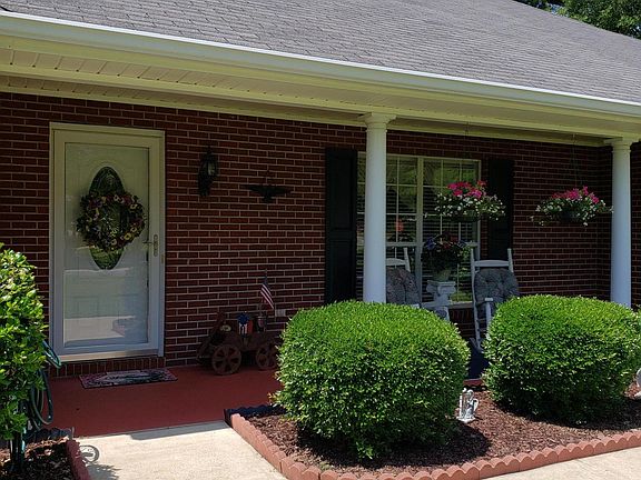 3rd image of 102 W Murphy Ln