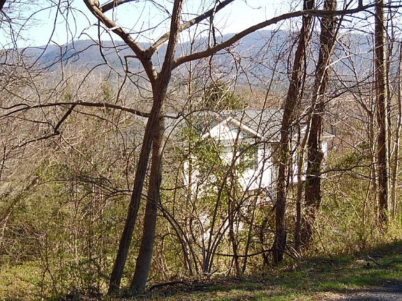 3rd image of 86 Dogwood Ln