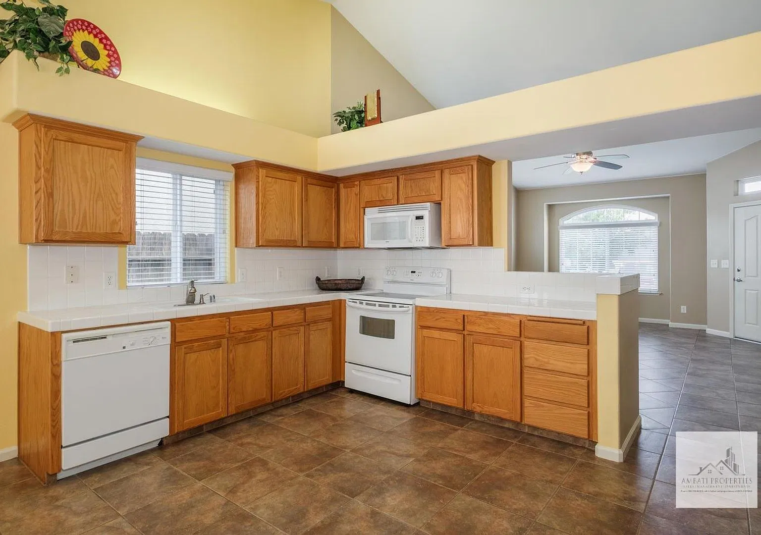 3 Bedroom Home in Clovis Unified School District! — Photo 4