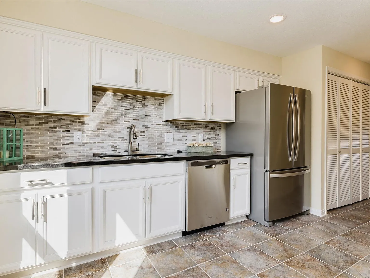 2 bed, 2.5 bath, 1680 sqft, $2,250 — Photo 4