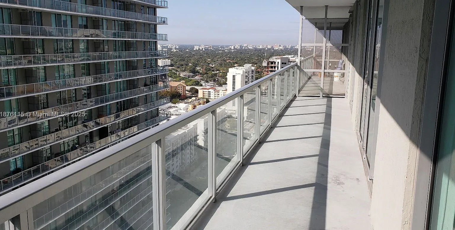 2 bed, 2.0 bath, 1102 sqft, $3,600 — Photo 3