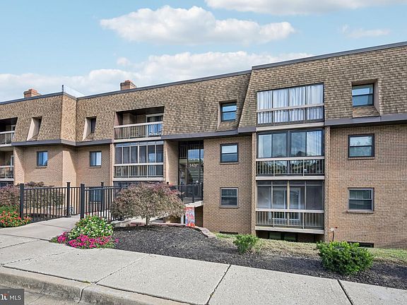 3rd image of 5426 Valley Green Dr #40D3