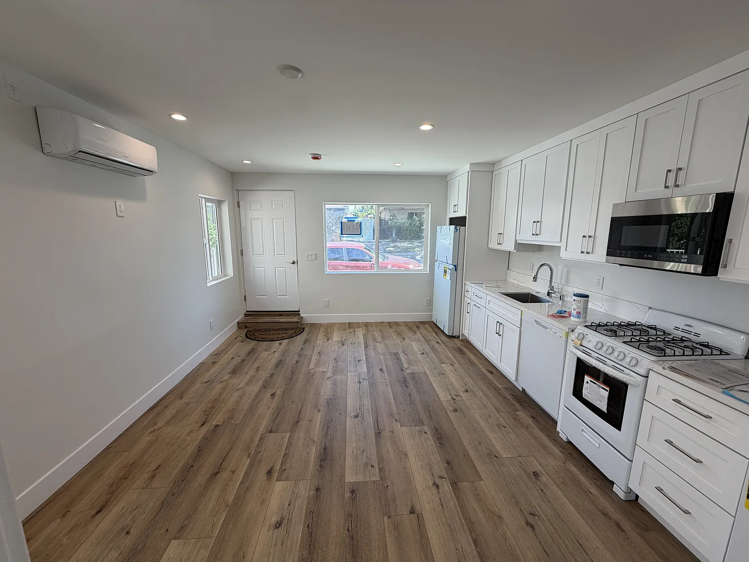 1 bed, 450 sqft, $1,950 — Photo 4