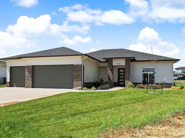 4646 W Emerald Bay Ct, Wichita, KS 67205
