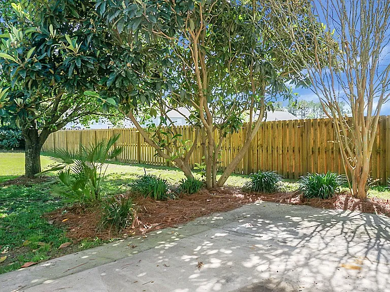 8003 Henderson Rd — Photo 45