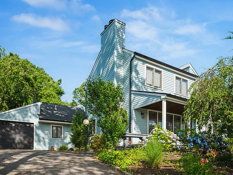 11 Lawrence Ave — Photo 15