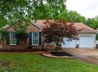 210 Valley Dr, Columbia, TN 38401
