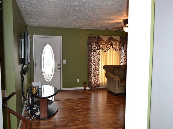 5th image of 512 Birchwood Dr