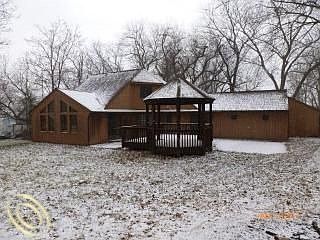 3rd image of 614 Charlton Blvd