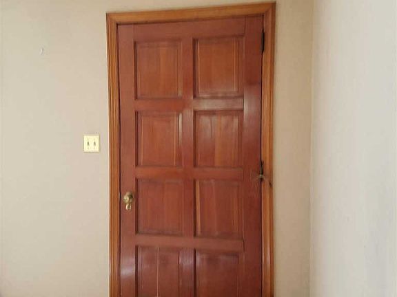 2nd image of 833 Berkshire Dr