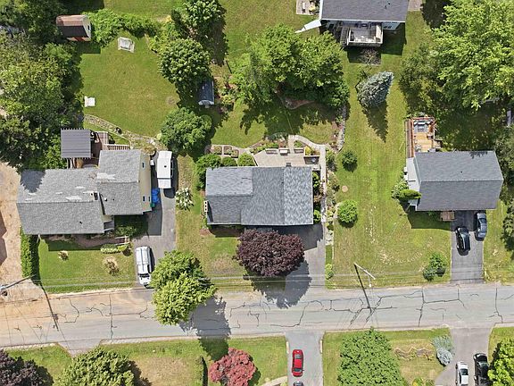 2nd image of 8 Lakeview Dr