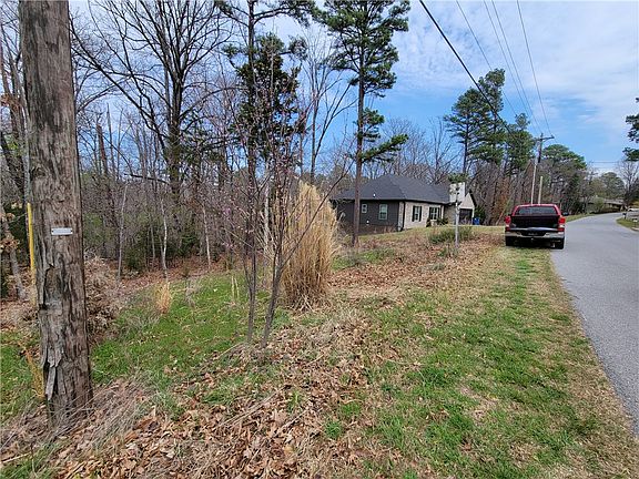 2nd image of 9 Westbury Dr
